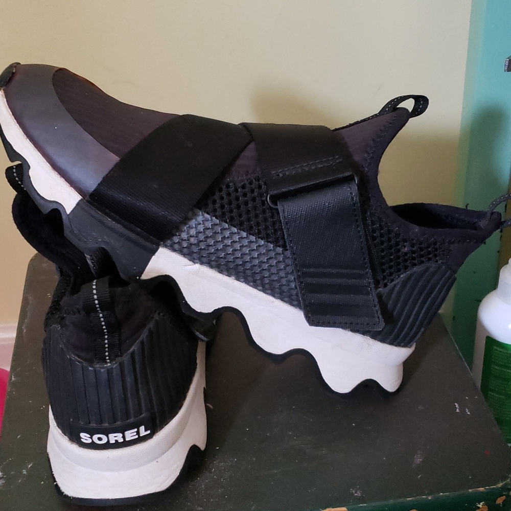 Like new Sorel sneakers